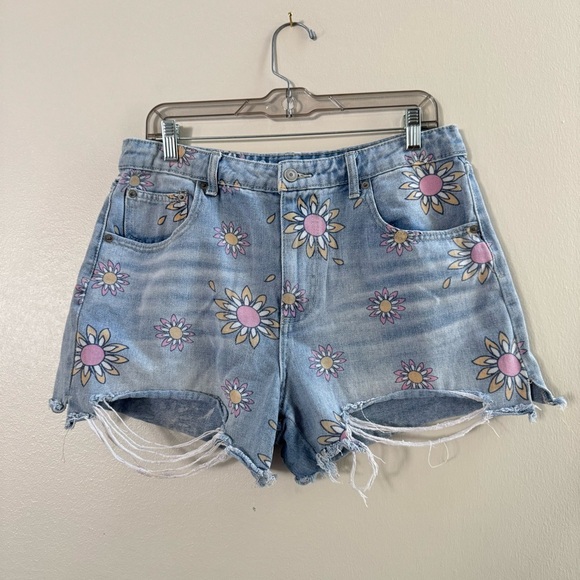 No Boundaries Cut Off Jean Shorts Festival Flower Floral size 13 31” Waist - Picture 1 of 5